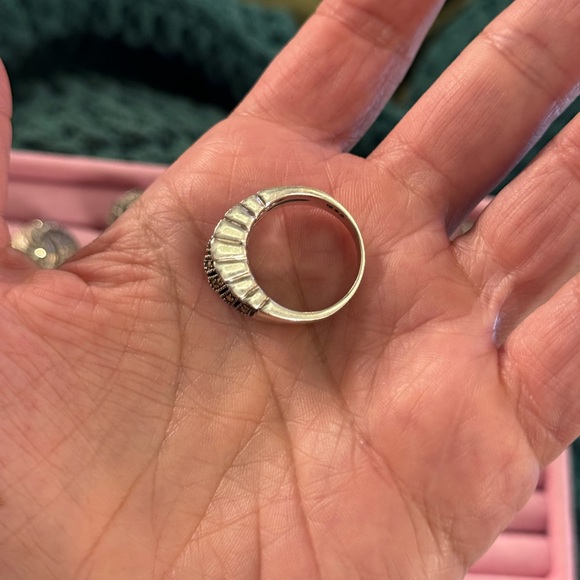 Sterling Silver Onyx & Marcasite Ring - Picture 8 of 16